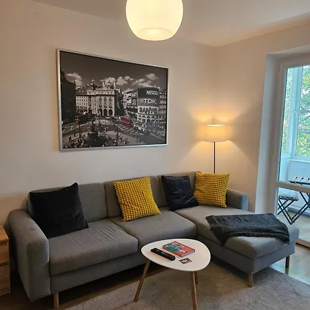 Apartment 1 Bedroom Flat Full Of Sun *