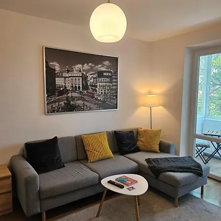 Apartment 1 Bedroom Flat Full Of Sun Bukarest