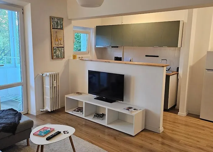 1 Bedroom Flat Full Of Sun شقة *